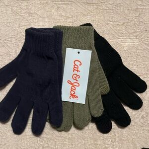 NEW! Tag removed but never worn. Kids gloves